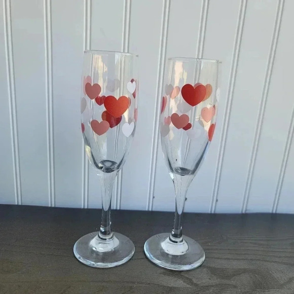 Set of 2, Valentine's Heart Champagne Glasses 8" Tall Red Pink White - Picture 1 of 8